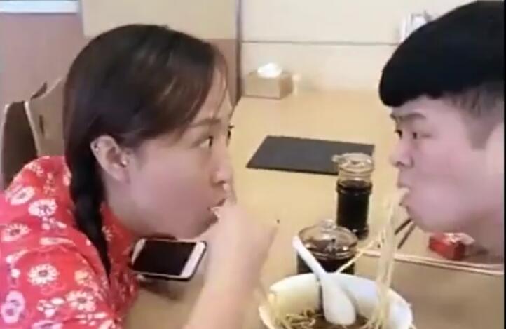 幽默的你真搞笑噢