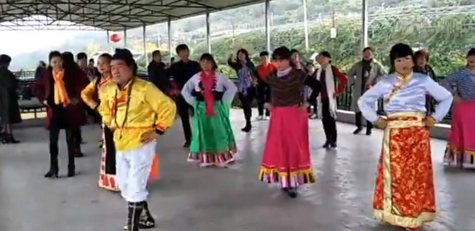江边藏族锅庄舞风采