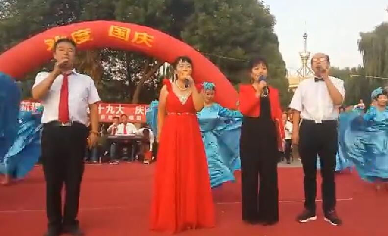 站前红歌团迎国庆专场演出