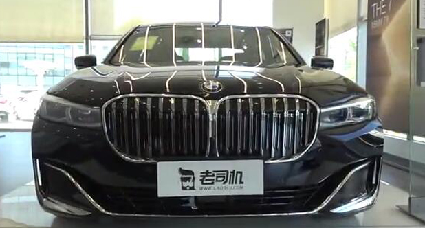 【每天一款实拍车】小两百万的宝马750Li，4.4T V8汽油机版本